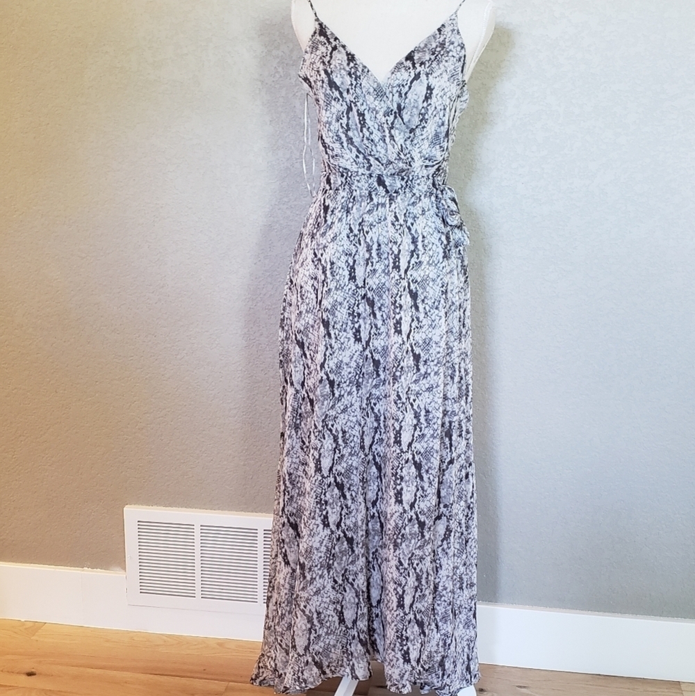 Astr The Label snake print maxi wrap dress size Medium - Picture 7 of 13